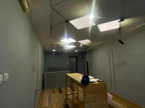 Izdavanje, poslovni prostor, 62m², Centar, Podgorica - image 1