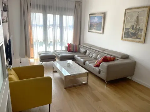 Izdavanje, jednosoban stan, 47m², Zagorič, Podgorica