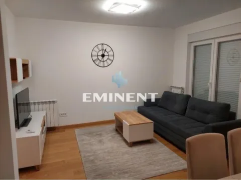 Izdavanje, trosoban stan, 69m², Zemun Gornji Grad, Zemun Sve Podlokacije - image 2