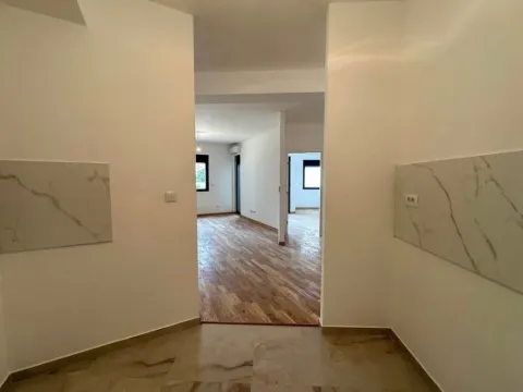 Prodaja, jednosoban stan, 57m², Zagorič, Podgorica - image 6