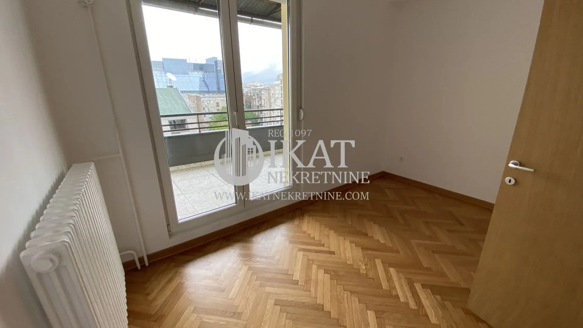 Rent, four bedroom apartment, 105m², Slavija, Vračar Sve Podlokacije