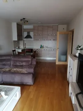 Izdavanje, trosoban stan, 100m², Blok 6, Podgorica - image 7