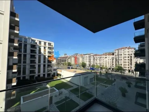 Izdavanje, trosoban stan, 86m², Savski Venac, Beograd - image 11