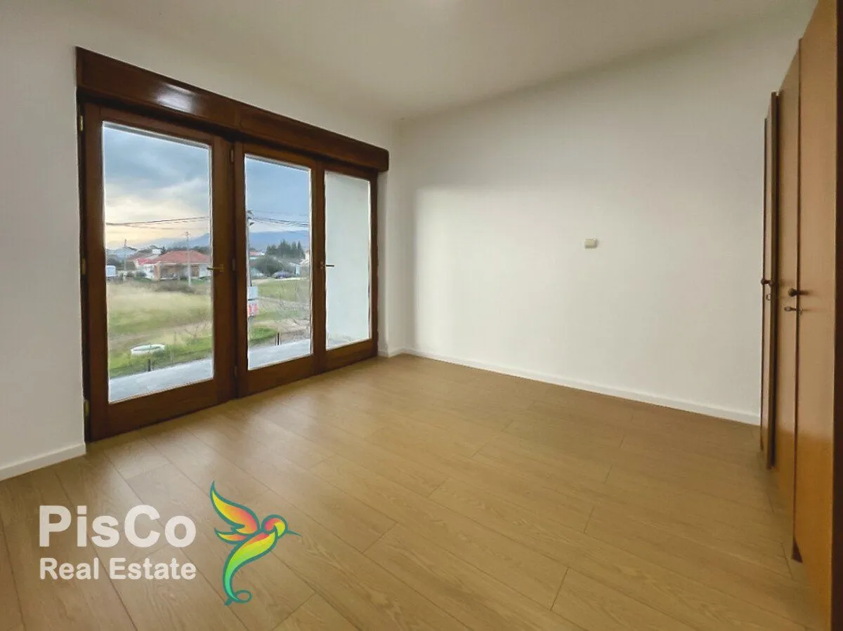Izdavanje, kuća, 210m², Masline, Podgorica