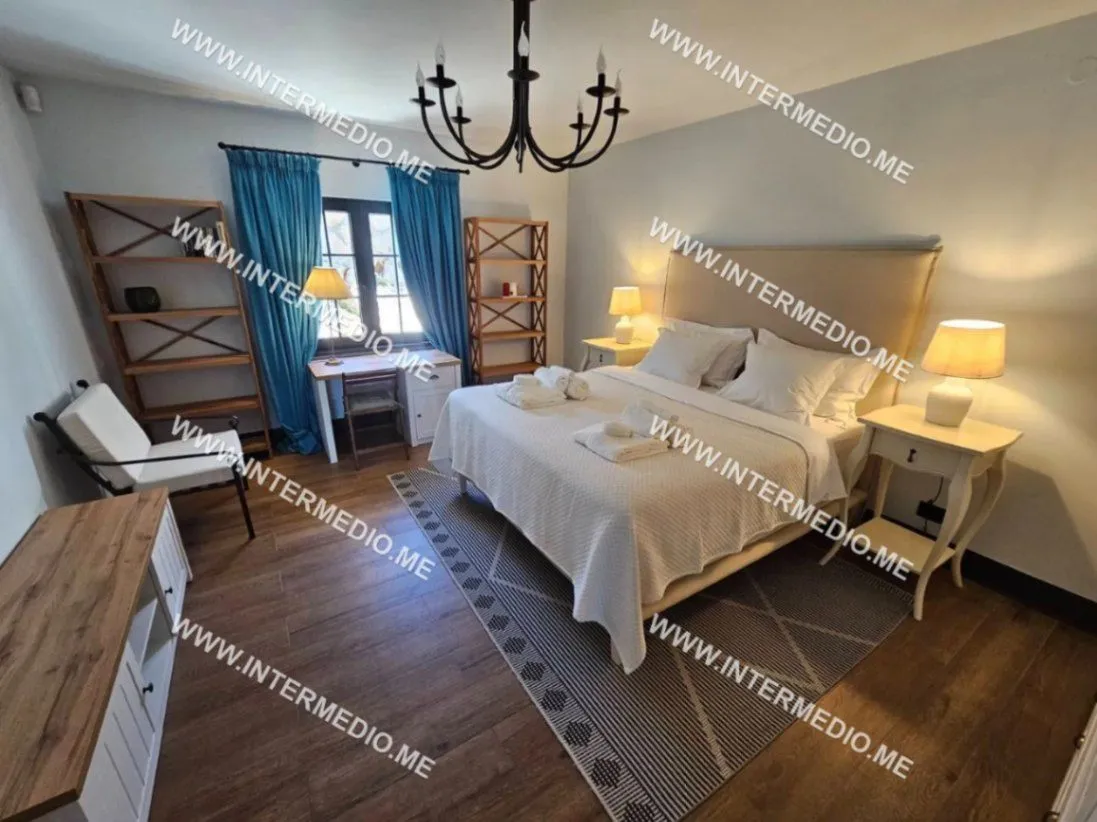 Prodaja, kuća, 168m², Žvinje, Herceg Novi