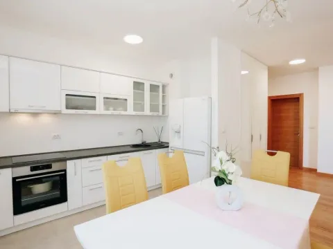 Sale, three bedroom apartment, 120m², Rafailovići, Budva - image 5