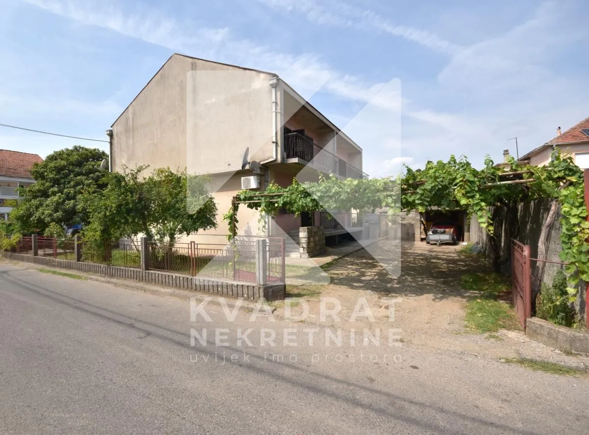Prodaja, kuća, 300m², Masline, Podgorica
