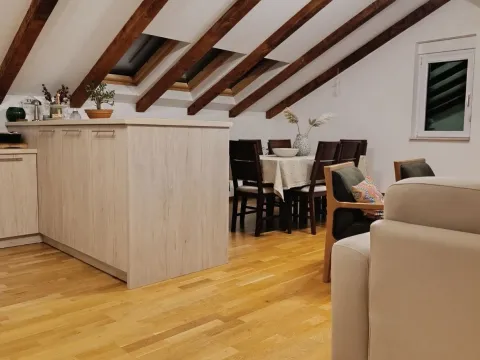 Izdavanje, trosoban stan, 111m², Kalimanj, Tivat - image 3