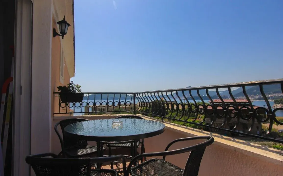 Izdavanje, jednosoban stan, 37m², Kamenovo, Budva