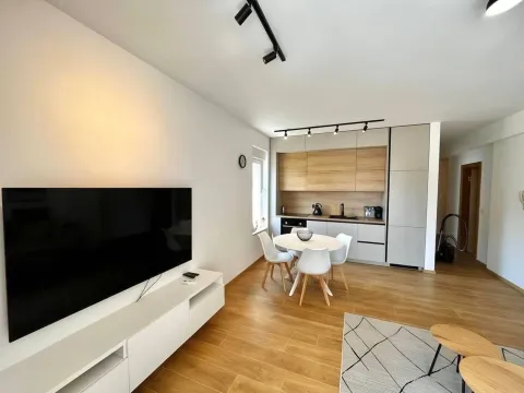 Prodaja, jednosoban stan, 53m², Centar, Budva - image 4