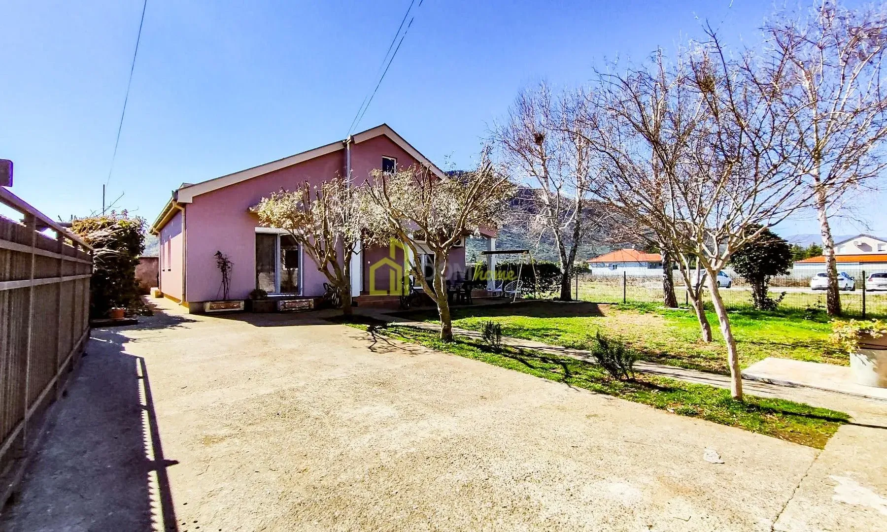 Prodaja, kuća, 150m², Tološi, Podgorica