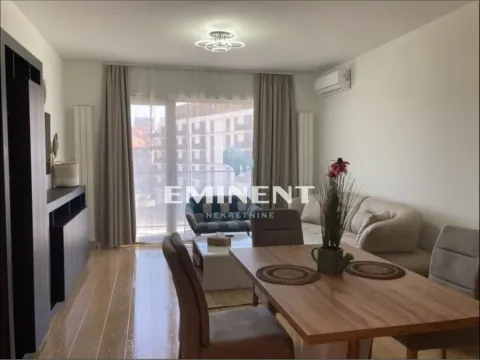 Izdavanje, trosoban stan, 75m², Savski Venac, Beograd - image 1