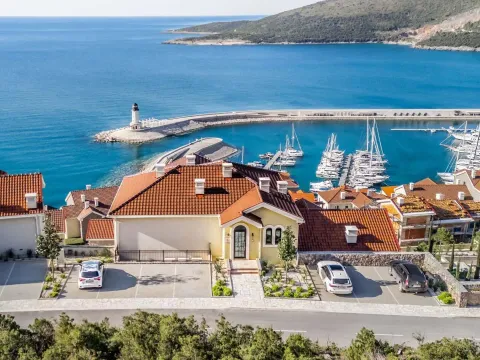 Prodaja, dvosoban stan, 105m², Luštica Bay, Tivat - image 1