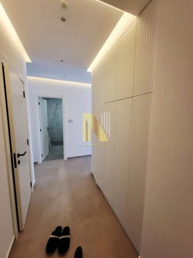 Izdavanje, trosoban stan, 73m², Centar, Novi Sad