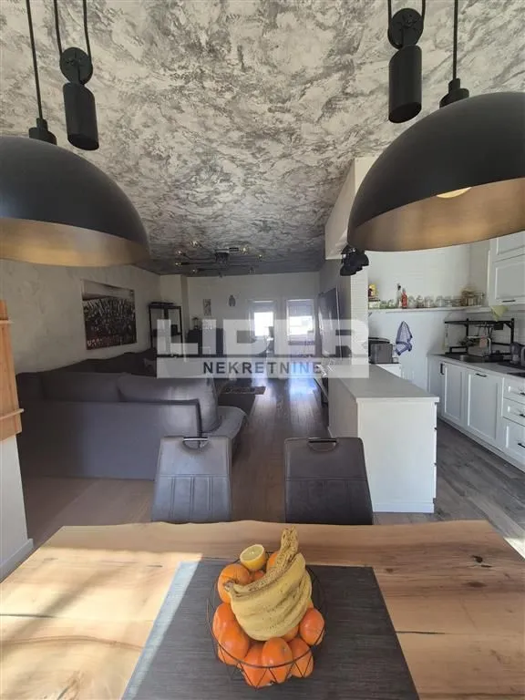 Izdavanje, četvorosoban stan, 100m², Voždovac Sve Podlokacije, Beograd