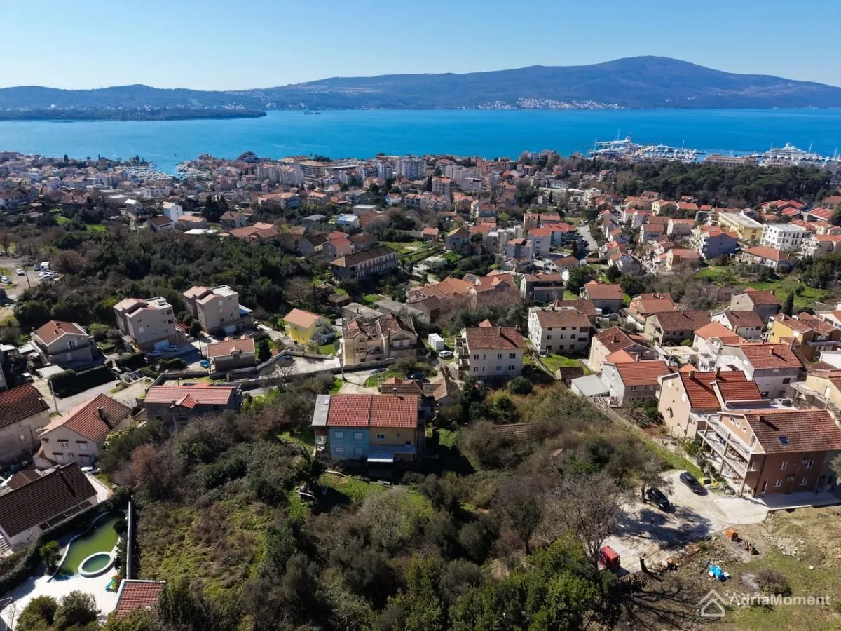 Prodaja, plac, 220m², Centar, Tivat