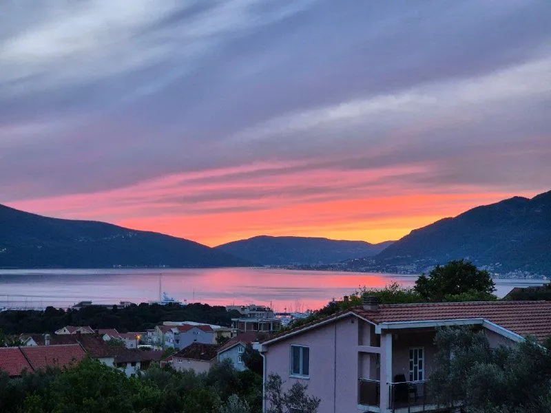 Prodaja, dvosoban stan, 75m², Mažina, Tivat