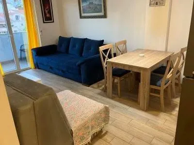 Izdavanje, jednosoban stan, 47m², Golubovina, Budva