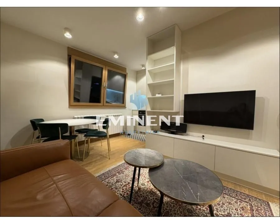 Izdavanje, stan, 40m², Stari Grad, Beograd