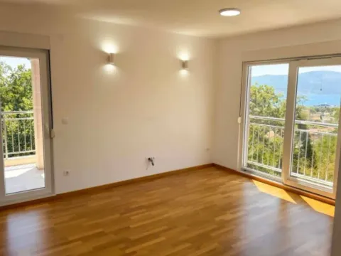 Prodaja, dvosoban stan, 72m², Tivat, Crna Gora - image 2