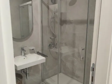 Izdavanje, jednosoban stan, 50m², Central Point, Podgorica - image 8