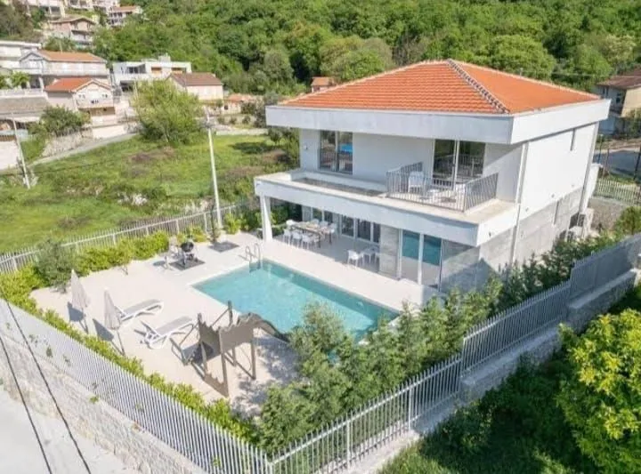 Prodaja, kuća, 250m², Orahovac, Kotor