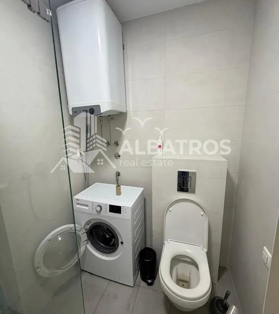 Izdavanje, jednosoban stan, 36m², Soho City, Bar