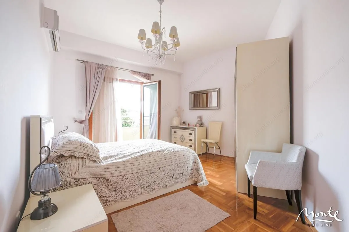 Prodaja, jednosoban stan, 64m², Igalo, Herceg Novi