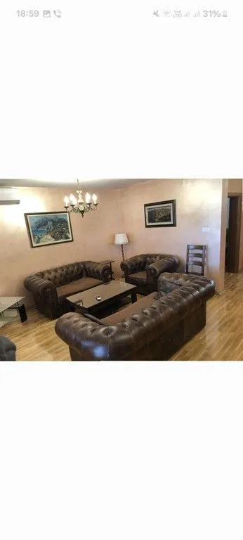 Izdavanje, kuća, 200m², Stari Aerodrom, Podgorica
