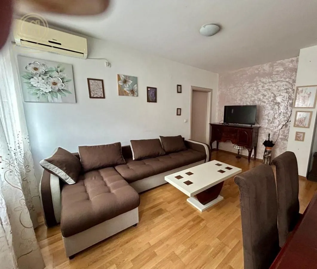 Rent, three bedroom apartment, 73m², Cara Dušana, Novi Sad Sve Podlokacije