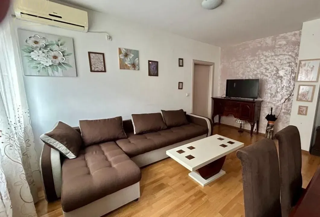 Rent, three bedroom apartment, 73m², Cara Dušana, Novi Sad Sve Podlokacije