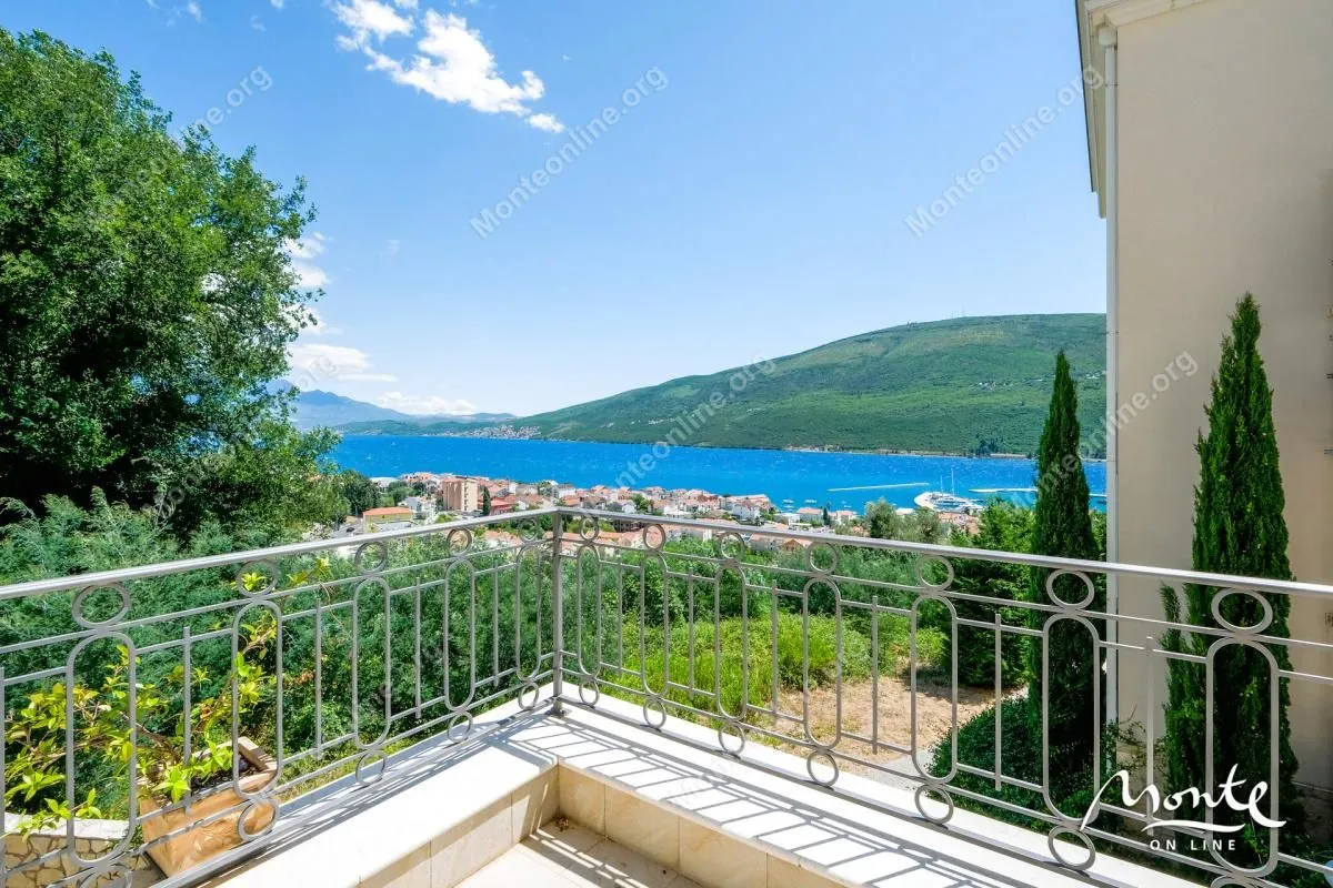 Prodaja, trosoban stan, 166m², Đenovići, Herceg Novi