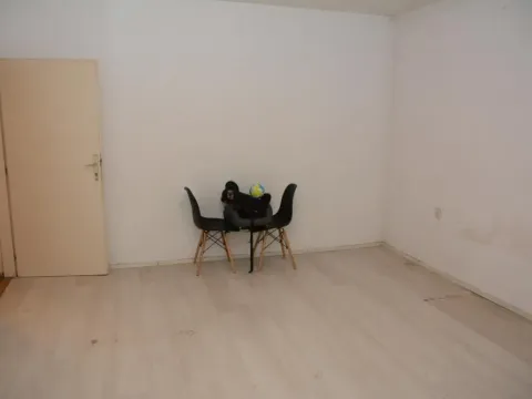 Prodaja, trosoban stan, 76m², Čukarica, Beograd - image 2