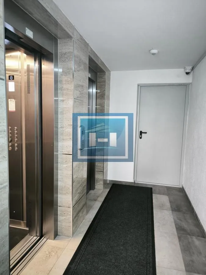 Izdavanje, stan, 223m², Centar, Ćuprija