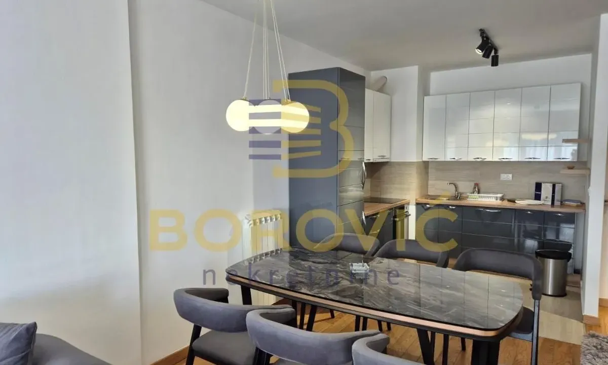 Izdavanje, četvorosoban stan, 105m², Novi Beograd Sve Podlokacije, Beograd
