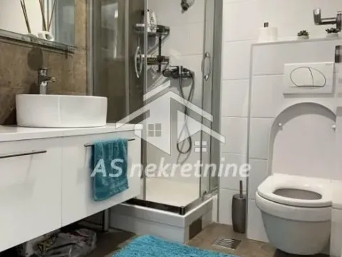 Izdavanje, trosoban stan, 70m², Zemun Cara Dušana, Zemun Sve Podlokacije - image 14