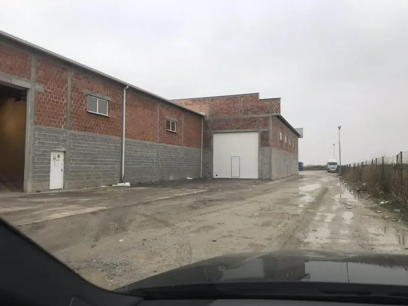 Izdavanje, poslovni prostor, 600m², Zemun Ugrinovci, Zemun Sve Podlokacije