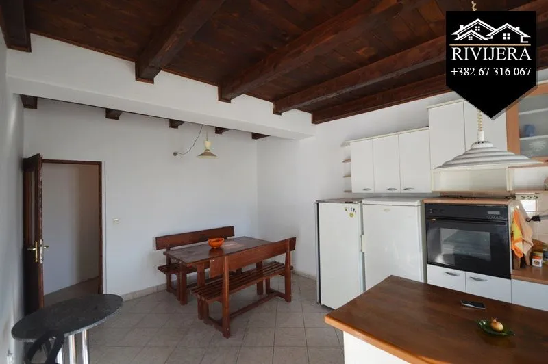 Prodaja, četvorosoban stan, 95m², Centar, Herceg Novi