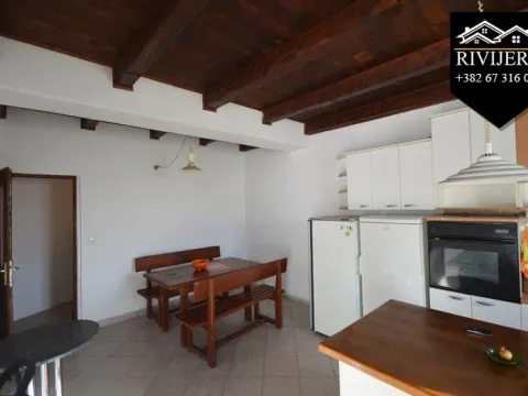 Prodaja, četvorosoban stan, 95m², Centar, Herceg Novi - image 9