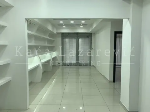 Rent, office space, 170m², Karaburma, Palilula Sve Podlokacije - image 11