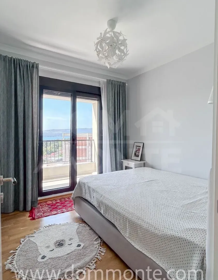 Rent, three bedroom apartment, 77m², Pod Kuk, Tivat