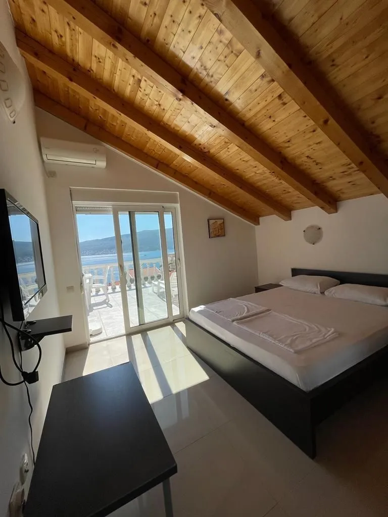 Prodaja, kuća, 350m², Baošići, Herceg Novi