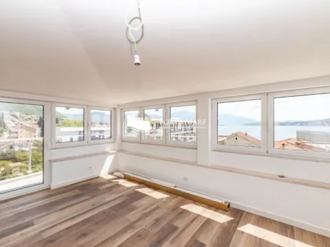 Sale, two bedroom apartment, 109m², Đenovići, Herceg Novi