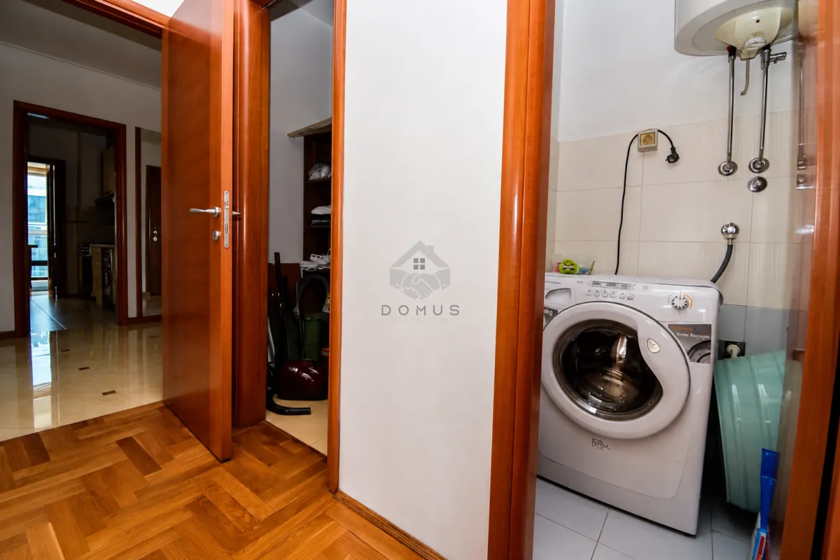 Izdavanje, trosoban stan, 116m², Preko Morače, Podgorica