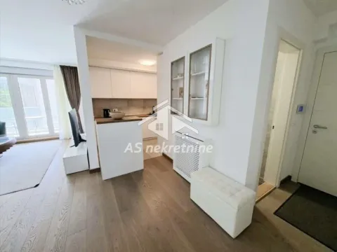 Izdavanje, četvorosoban stan, 80m², Tašmajdan, Palilula Sve Podlokacije - image 8