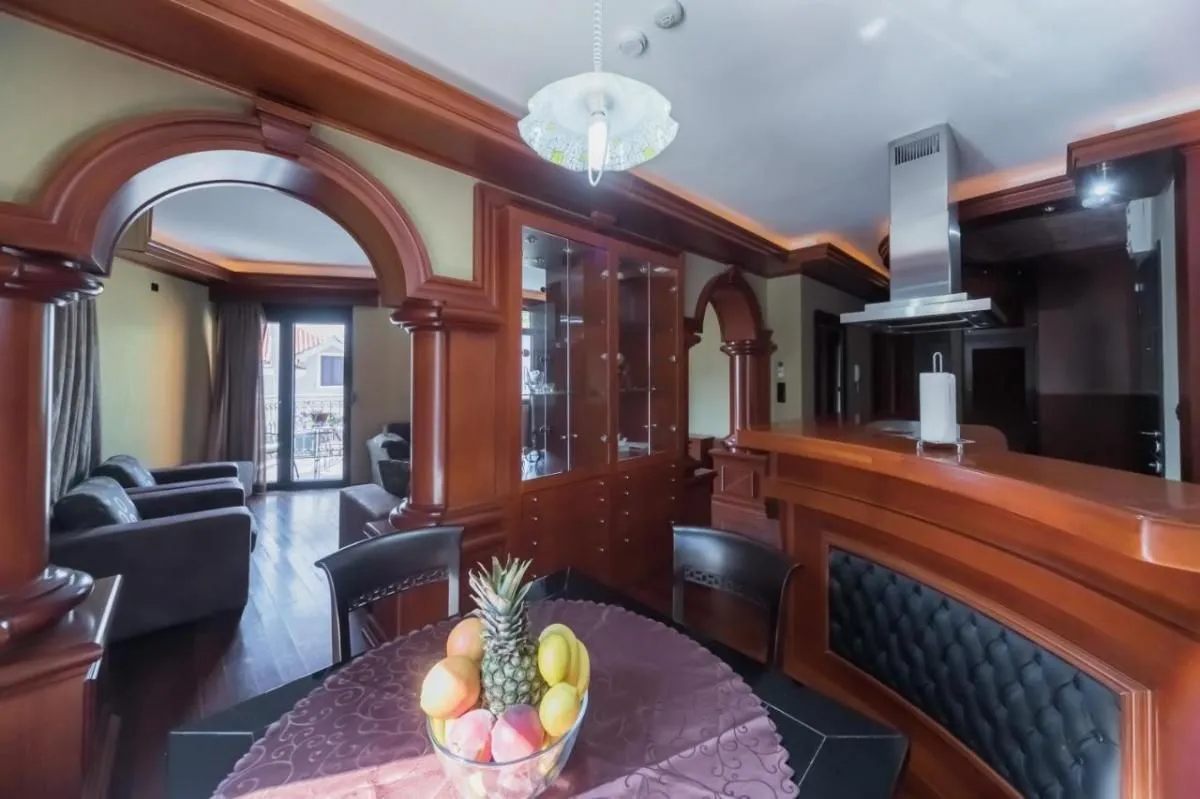 Sale, two bedroom apartment, 80m², Dobrota, Kotor