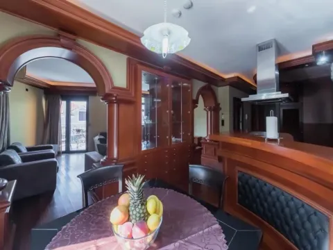 Prodaja, dvosoban stan, 80m², Dobrota, Kotor - image 11