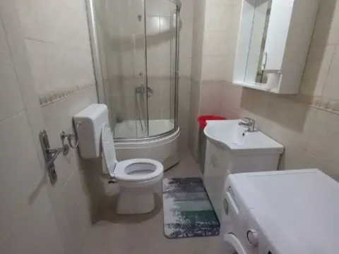 Izdavanje, dvosoban stan, 50m², Kod Big Fashion-a, Podgorica - image 7