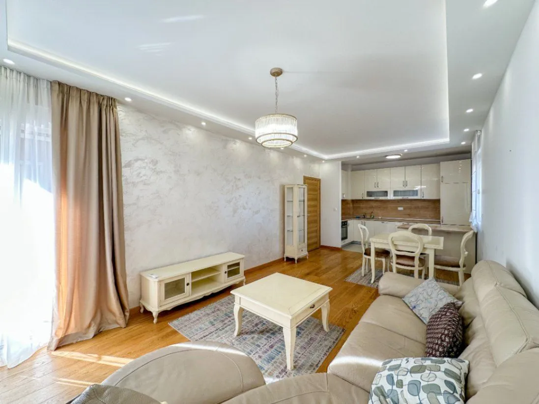 Izdavanje, dvosoban stan, 72m², City Kvart, Podgorica