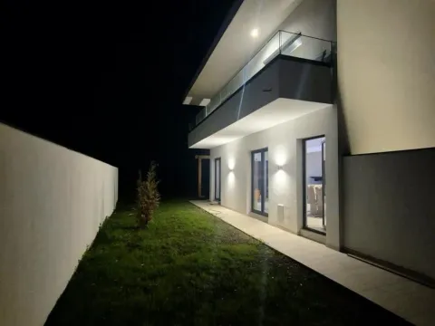 Rent, house, 250m², Zemun Ugrinovci, Zemun Sve Podlokacije - image 11